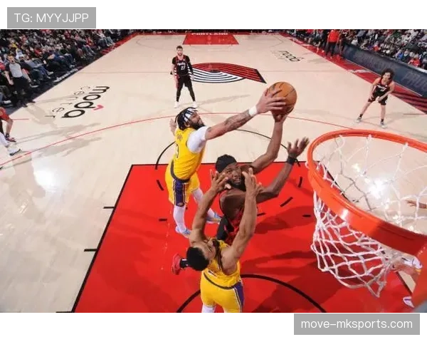 戴维斯逼抢效率再创新高,球队防守体系持续升级 戴维斯逼抢效率再创新高,球队防守体系持续升级