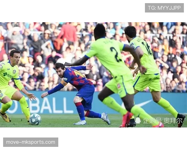 格拉纳达新赛季祭出高压逼抢战术,球队状态引球迷期待 格拉纳达新赛季祭出高压逼抢战术,球队状态引球迷期待