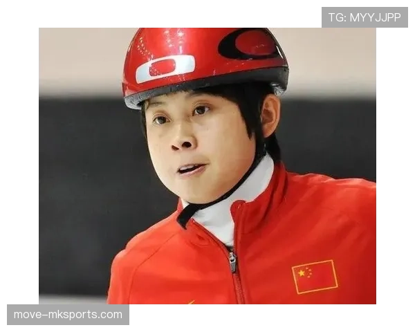 王濛在家切个菜都像在冰场压步，刀工快过解说嘴